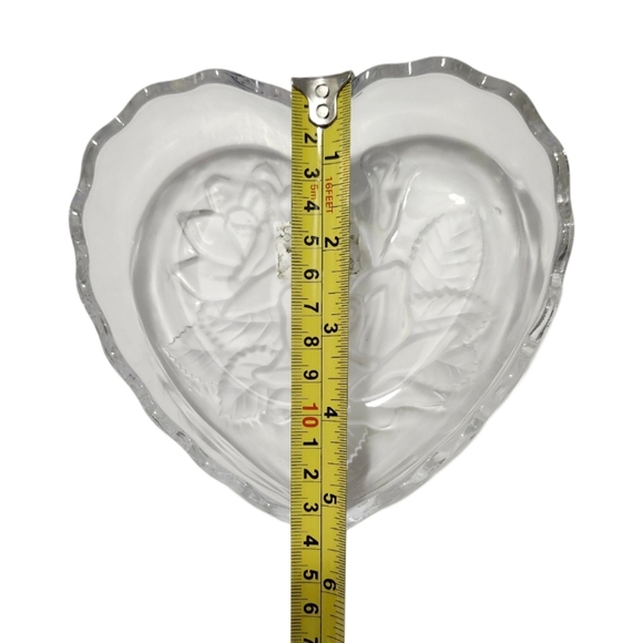 Studio Nova Winter Rose Etched Frosted Crystal Heart Trinket/Jewelry/ Candy Box - Picture 7 of 15